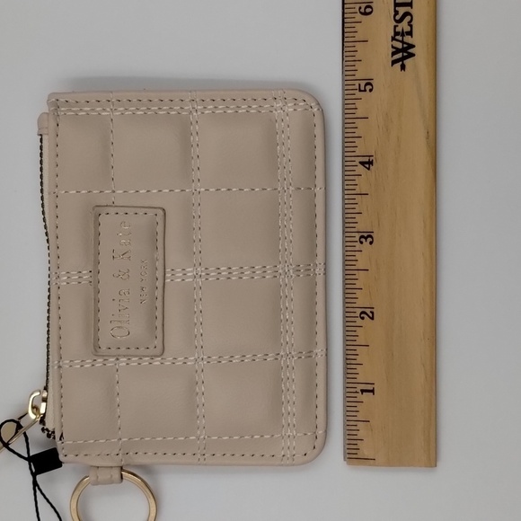 Olivia & Kate cream coin purse rose gold hardware zip top quilted stitching - Picture 6 of 7